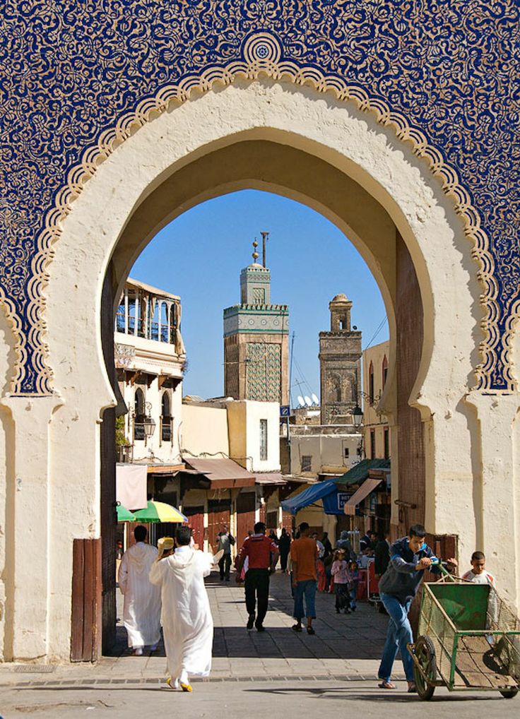 bab boujloud entrance to medina fes